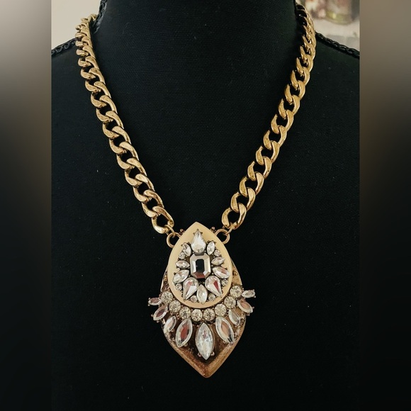 Elegant Gold and Silver Necklace - Picture 1 of 1